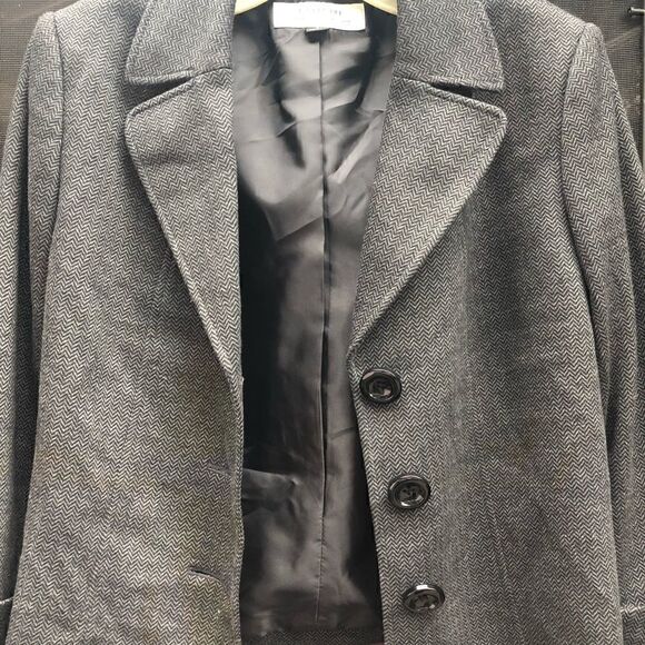 Beautiful soft Tahari jacket - Picture 4 of 6